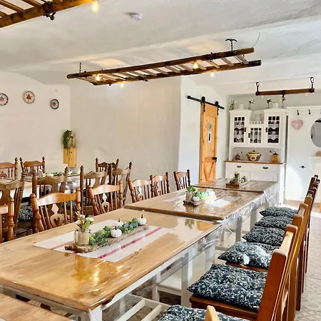 Oeregfenyo Tornacoshaz Holiday home *