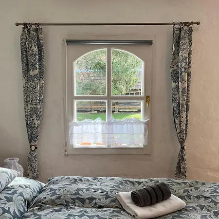 Oeregfenyo Tornacoshaz Holiday home *