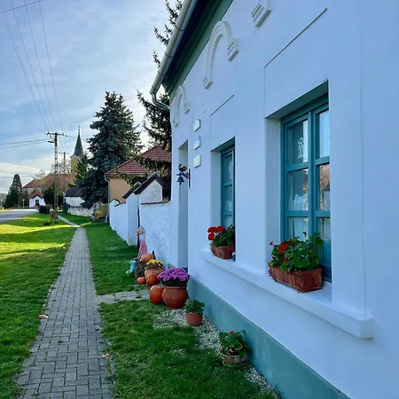 Oeregfenyo Tornacoshaz Holiday home *